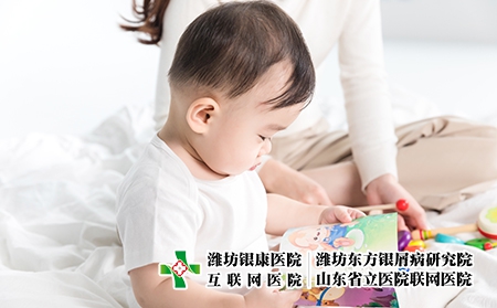 攝圖網(wǎng)_501154824_嬰兒翻閱書籍（企業(yè)商用）遺傳